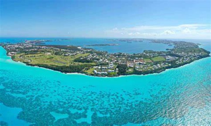 Can I live in Bermuda as British citizen?