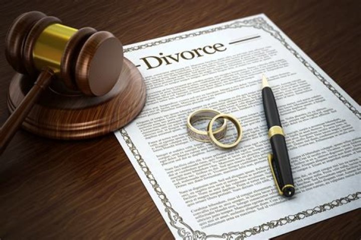 Does the IRS get notified of a divorce?