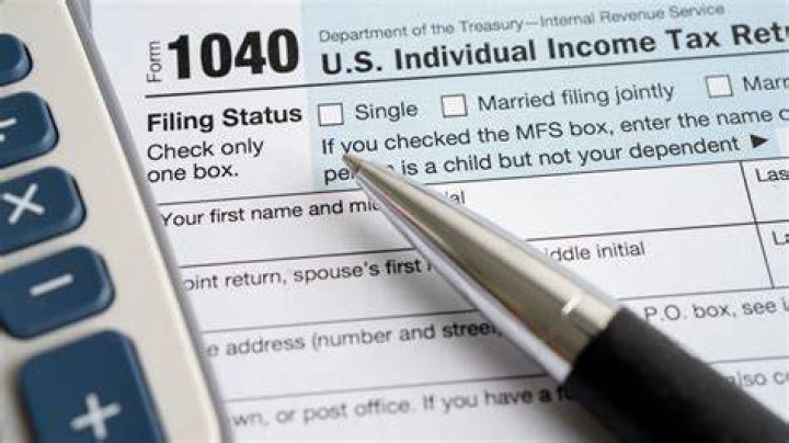 How do s Corps save on taxes?